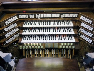 the 4000 pipes organ